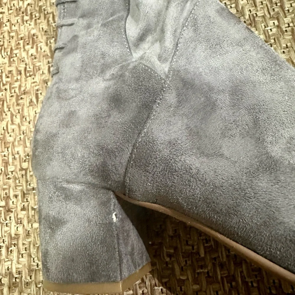 Steve Madden Elegant Gray Over-the-Knee Suede Boots Size 9.5 - Picture 6 of 8